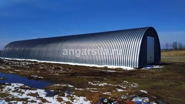 картинка-ссылка на статью: Можно ли переделать бескаркасный ангар в каркасный?